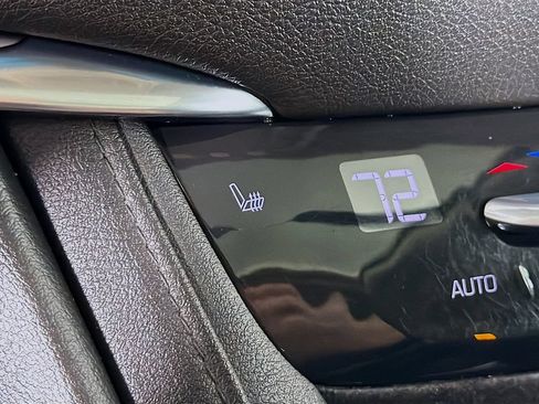 Used 2017 Cadillac XT5 Luxury AWD/4WD image 24
