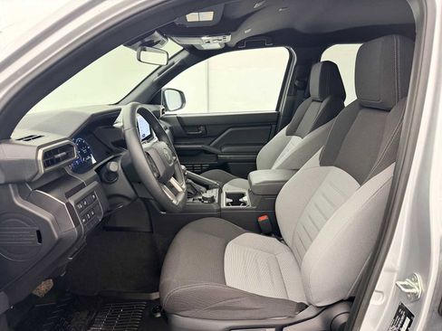 Used 2025 Toyota 4Runner TRD Off-Road image 17