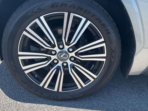 Used 2023 Lexus LX 600 4WD w/ Appearance Package image 13