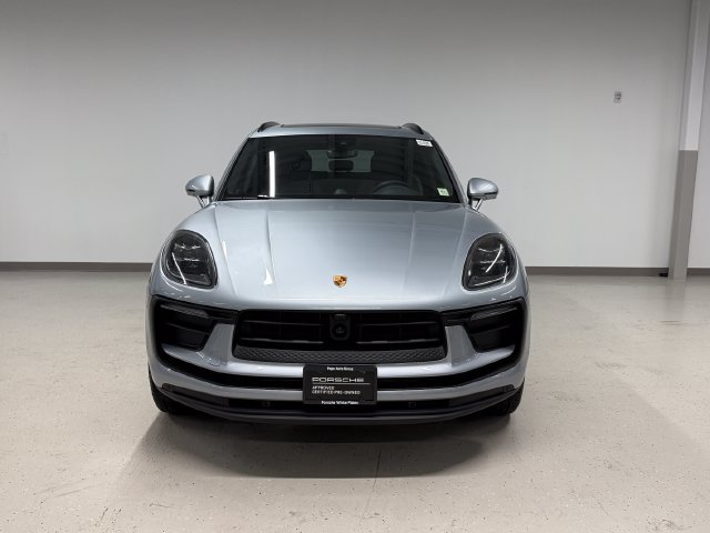 Certified 2026 Porsche Macan AWD/4WD image 6