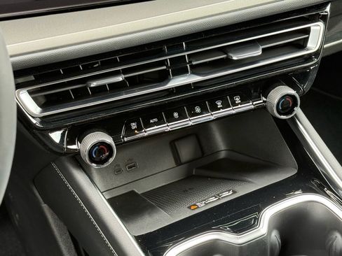 New 2026 Chevrolet Traverse LT image 23