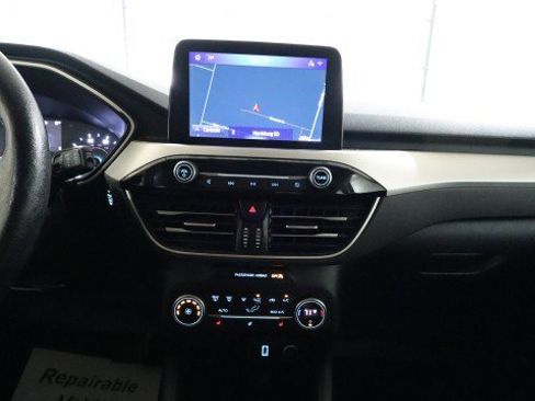 Used 2020 Ford Escape SEL image 12