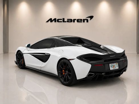 Used 2018 McLaren 570S Spider RWD image 8