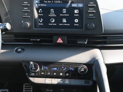 Used 2025 Hyundai Elantra Sport image 16