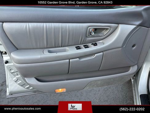 Used 2001 Toyota Avalon XL image 14