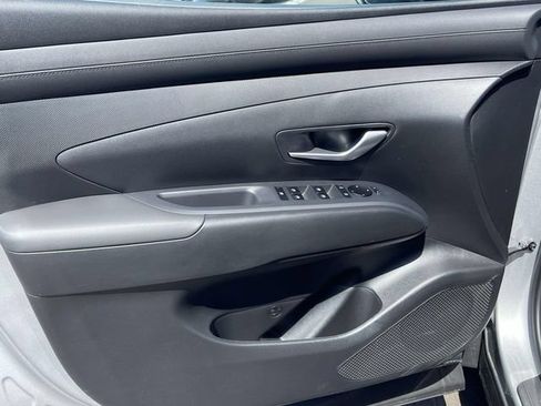 Certified 2025 Hyundai Tucson SE FWD image 22