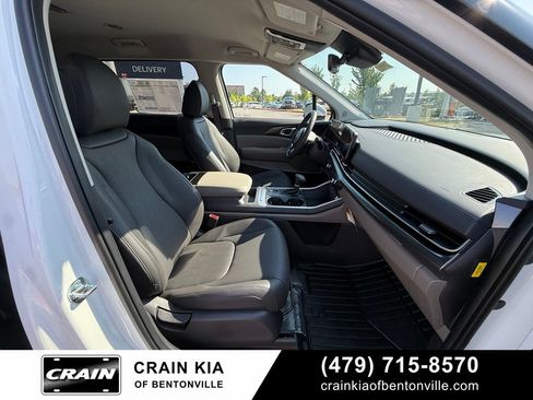 New 2026 Kia Carnival FWD image 34