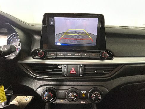 Used 2022 Kia Forte LXS FWD image 27