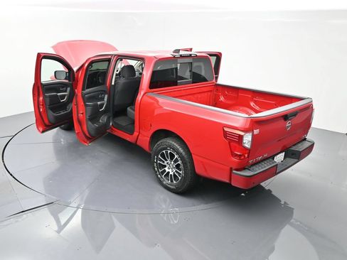 Used 2022 Nissan Titan SV RWD image 23