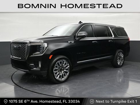 Used 2023 GMC Yukon XL Denali Ultimate AWD/4WD image 1