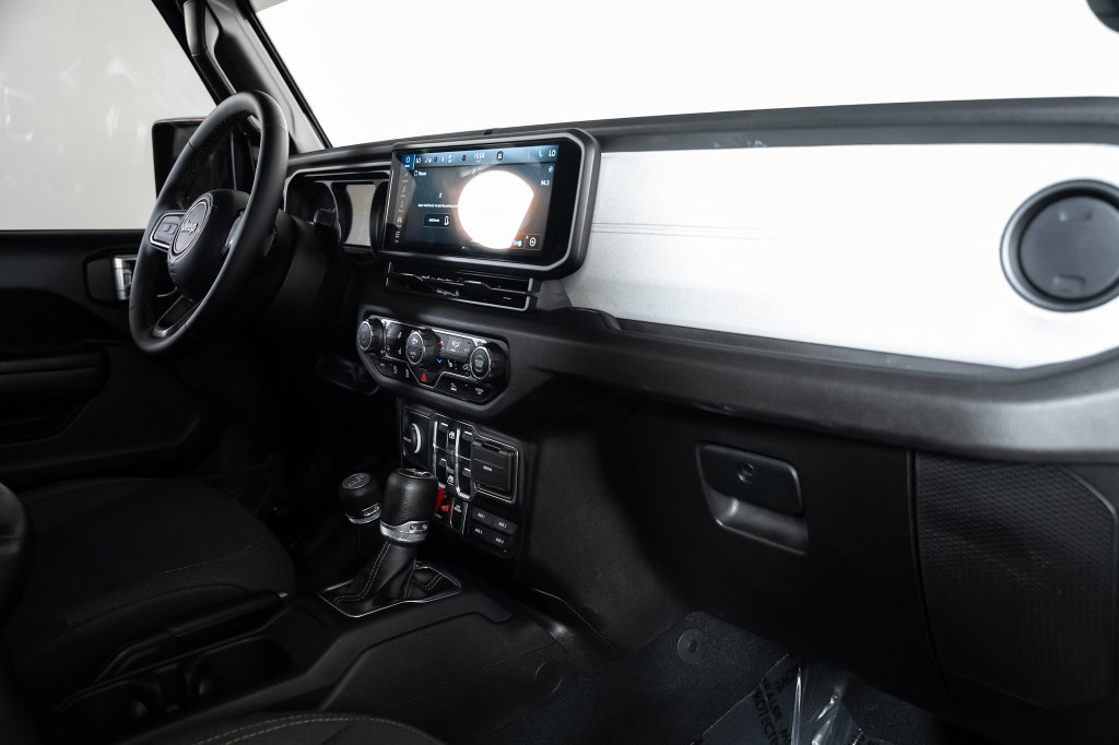 Used 2024 Jeep Wrangler Unlimited Sport AWD/4WD image 38