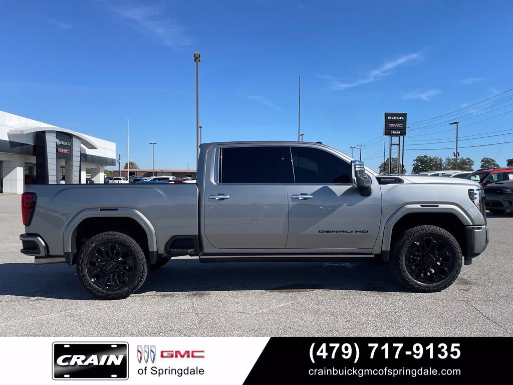 Used 2026 GMC Sierra 2500 Denali Ultimate w/ LPO, Black Badging Package AWD/4WD image 8