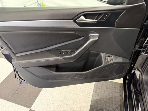 Used 2024 Volkswagen Jetta SE FWD image 14