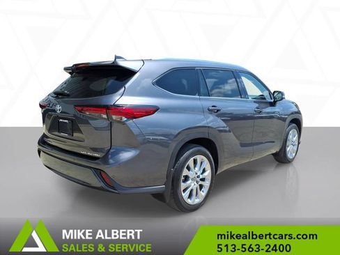 Used 2022 Toyota Highlander Limited AWD/4WD image 7