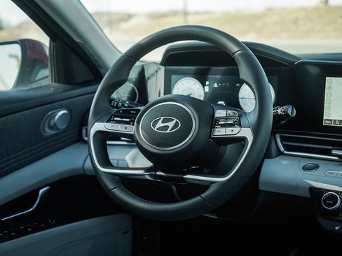 New 2026 Hyundai Elantra Limited FWD image 14