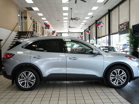 Used 2022 Ford Escape SEL w/ Technology Package image 16