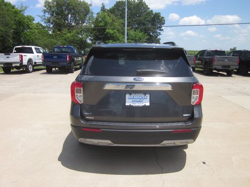 Used 2020 Ford Explorer XLT w/ Equipment Group 202A AWD/4WD image 5