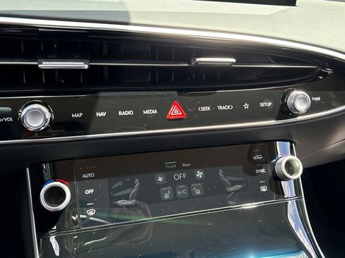 New 2026 Genesis GV70 2.5T AWD/4WD image 16
