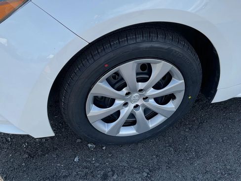 Used 2024 Toyota Corolla LE image 12