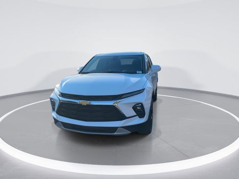 Used 2024 Chevrolet Blazer LT image 3