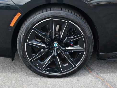 Used 2023 BMW 760i xDrive AWD/4WD image 12