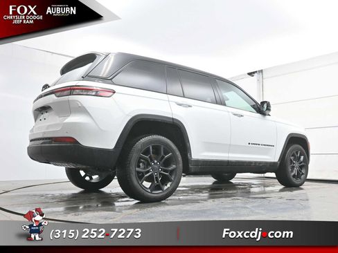 New 2025 Jeep Grand Cherokee Limited image 21