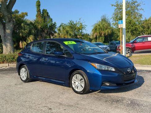 Used 2023 Nissan Leaf S image 2