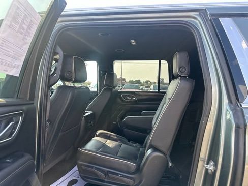 Used 2023 Chevrolet Suburban Premier AWD/4WD image 28