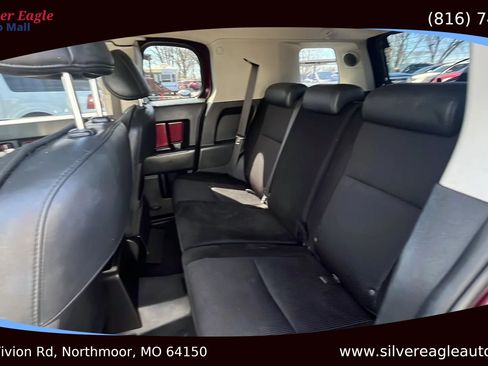 Used 2007 Toyota FJ Cruiser 4WD image 9