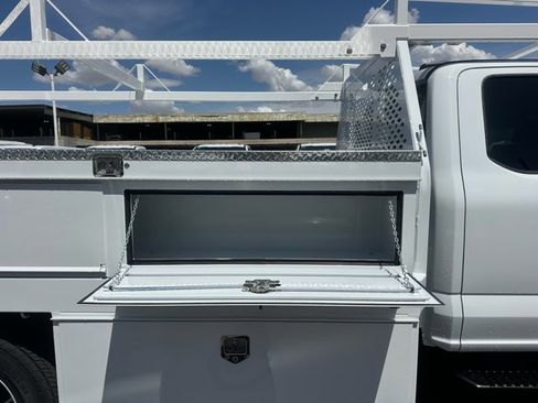 New 2025 Ford F550 4x4 SuperCab Super Duty image 7