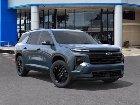 New 2026 Chevrolet Traverse LT w/ Midnight/Sport Edition FWD image 7
