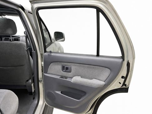 Used 2000 Toyota 4Runner SR5 image 17