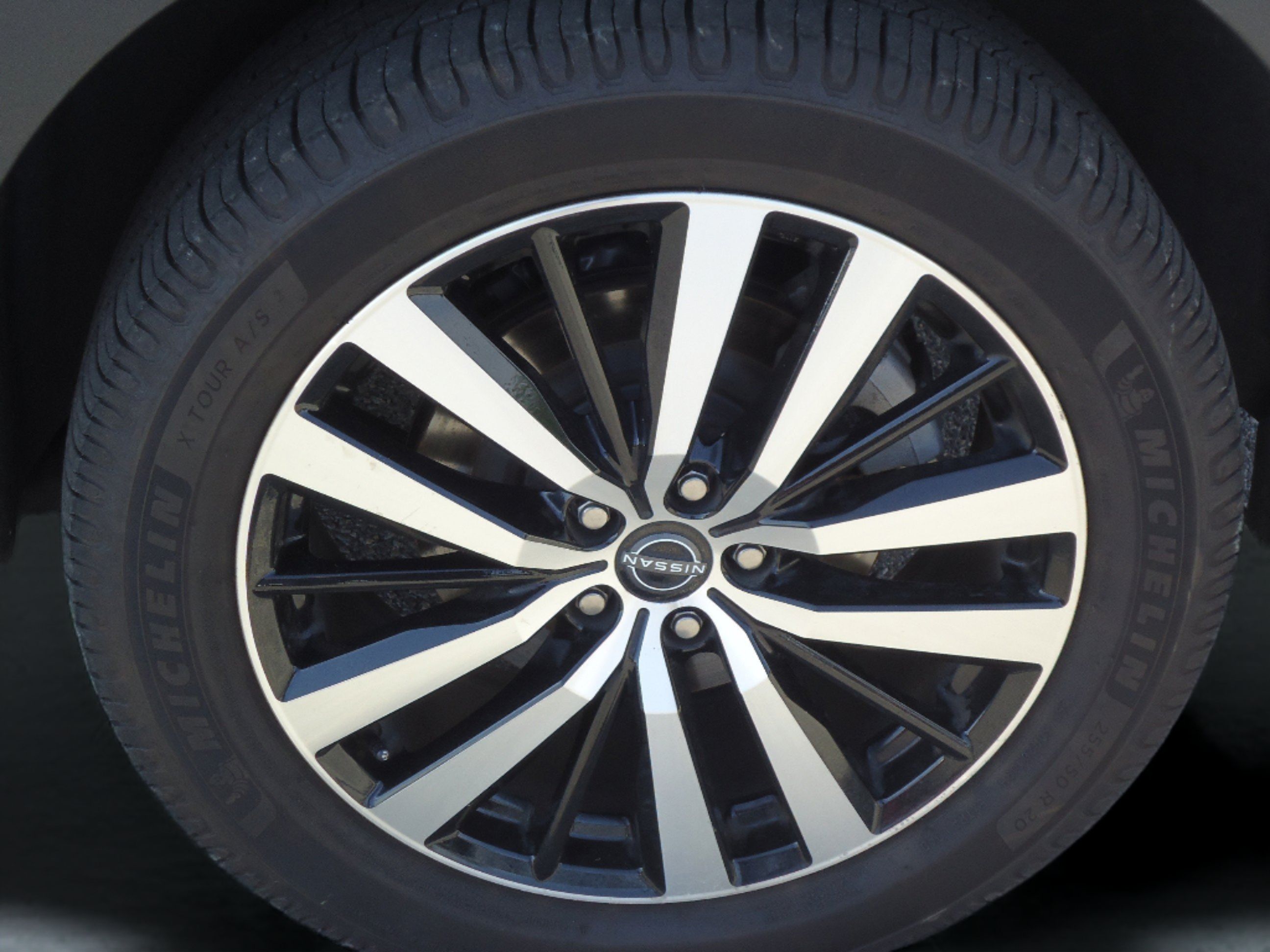 Used 2023 Nissan Pathfinder Platinum AWD/4WD image 9