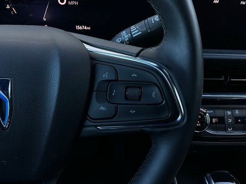 Used 2025 Buick Envista Sport Touring image 33