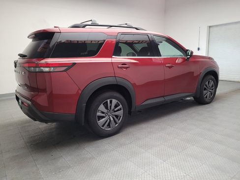 Used 2022 Nissan Pathfinder SV FWD image 10