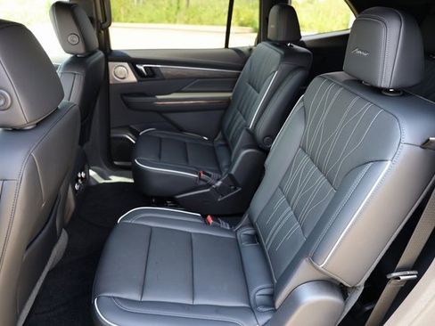 New 2026 Buick Enclave Avenir image 13