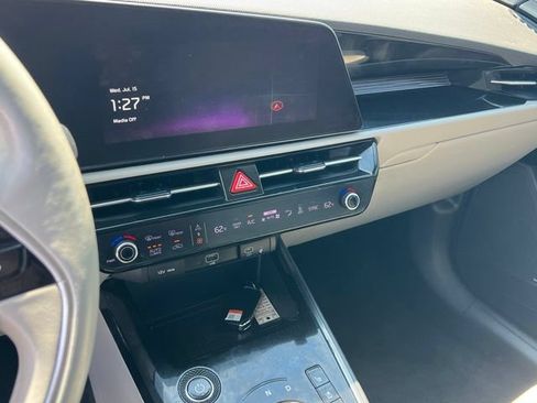 Used 2023 Kia Niro Wave w/ Wave Preserve Package FWD image 17