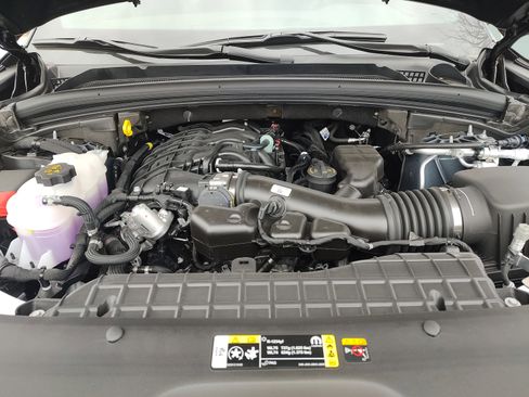 New 2025 Jeep Grand Cherokee L Altitude RWD image 35