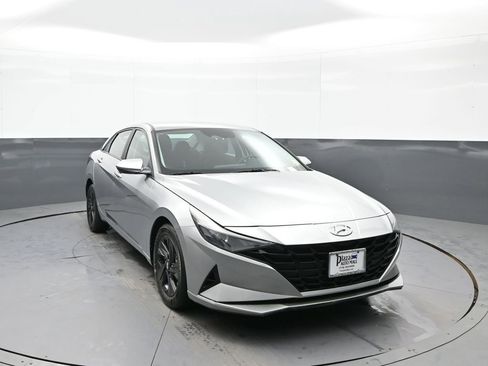 Certified 2023 Hyundai Elantra SEL w/ Cargo Package image 3