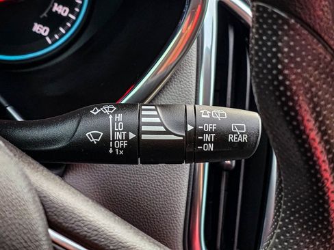 Used 2020 Chevrolet Equinox LT image 24