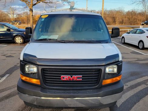 Used 2017 GMC Savana 2500 image 9
