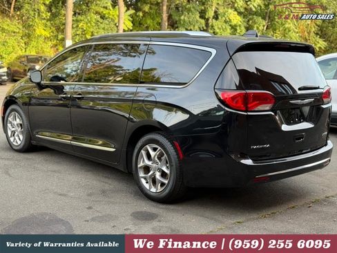 Used 2019 Chrysler Pacifica Limited FWD image 12