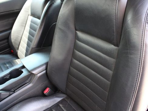 Used 2007 Ford Mustang GT RWD image 4