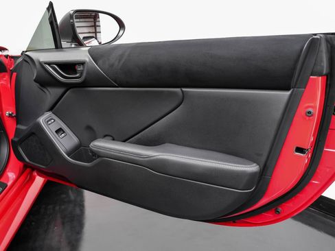 Used 2025 Toyota GR86 Premium w/ ALL Weather Mat Package (TMS) RWD image 37