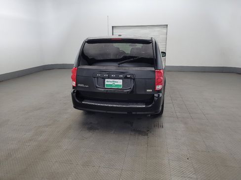Used 2019 Dodge Grand Caravan SE w/ UConnect Hands-Free Group FWD image 7