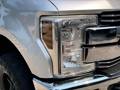 Used 2019 Ford F250 Lariat w/ Lariat Value Package AWD/4WD image 25