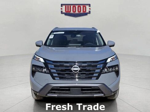 Used 2025 Nissan Rogue SL image 2