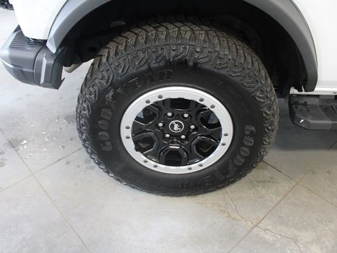 Used 2024 Ford Bronco Badlands image 59