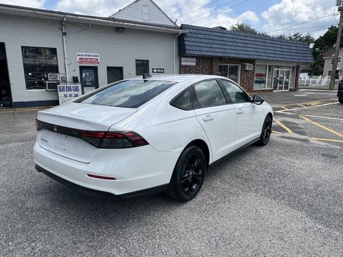 Used 2025 Honda Accord SE image 10