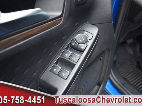 Used 2020 Ford Escape Titanium image 18